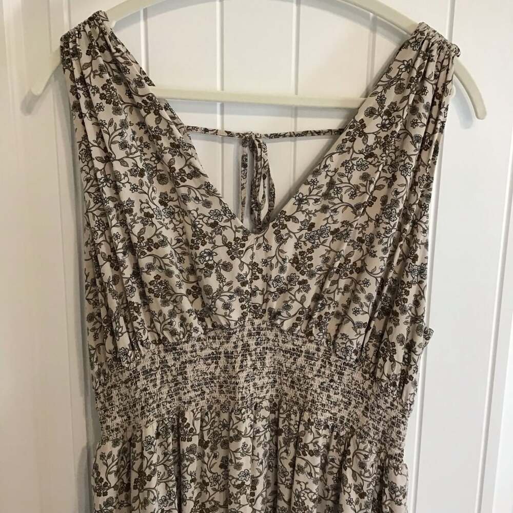 Old Navy Smocked Waist Tie-Back Floral Maxi Dress Beige Hue XL Boho Chic - Picture 3 of 12